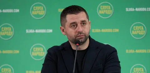 Жарти з президентом: як Арахамія впливає на Зеленського