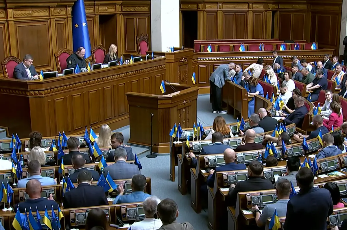 Рада ухвалила закон про покарання для шахрайських кол-центрів: до 12 років тюрми