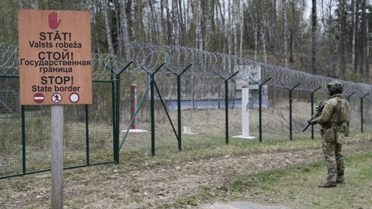 Латвія закрила кордон із Білоруссю: що відомо