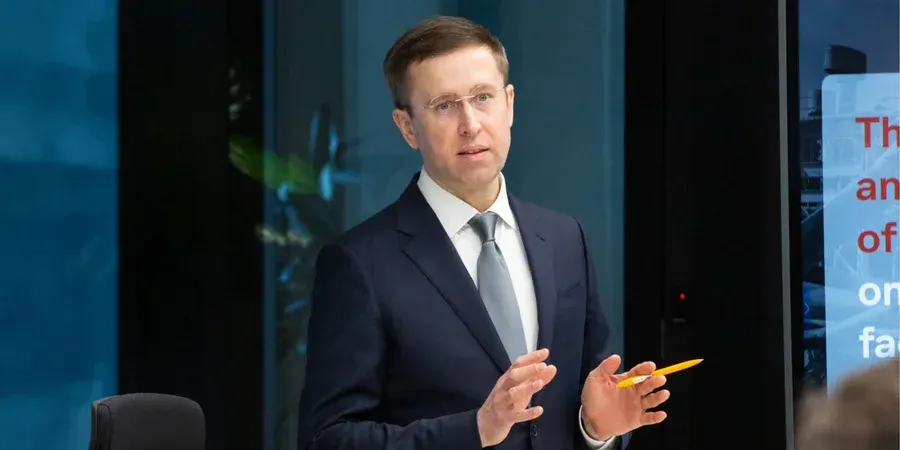 Уряд відсторонив керівництво Сенс Банку після обшуків НАБУ
