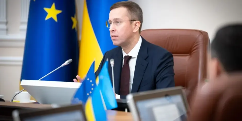 Кабмін схвалив ПДВ на іноземні посилки з першого євро