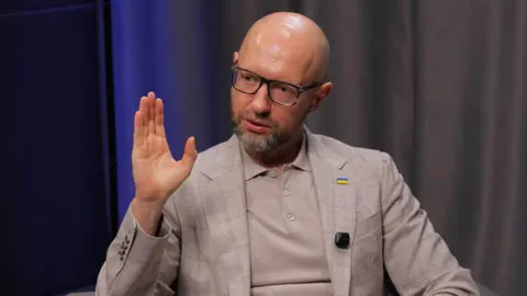 Яценюк пояснив, чому не пішов у президенти у 2014 році