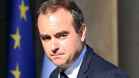Прем'єра Франції освистали у постраждалому від пожеж регіоні
