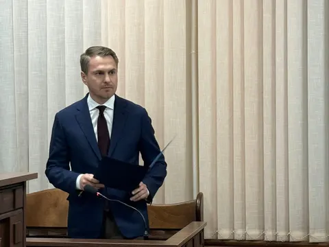 Кравченко про відставку: не тримаюся за крісло, але рішення за Президентом і Рад
