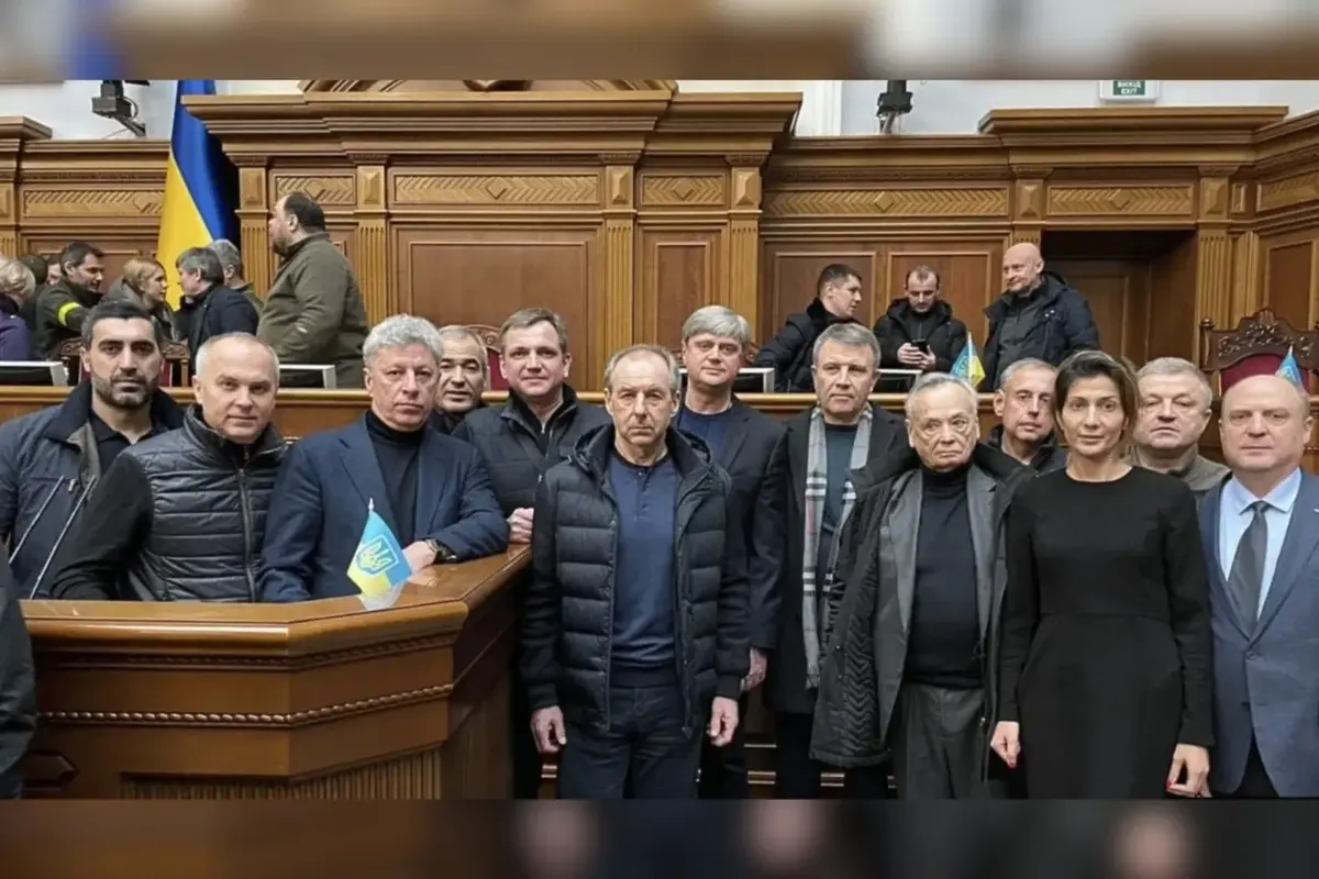 Мандати для «ждунів»: як 38 голосів гальмують зачистку місцевих рад