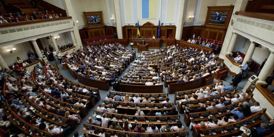 Рада достроково позбавила мандатів двох «слуг народу»