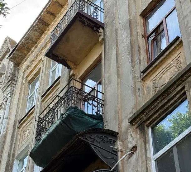 Аварійний балкон у Львові: суд зобов’язав власницю відреставрувати пам’ятку