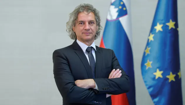 Словенія зняла недоторканність з експрем'єра Голоба