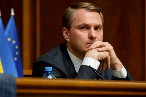 Кравченко перед звільненням заявив про тиск на депутатів: «Це має бути саме ріше