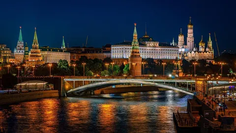Діра в 5,5 трильйона: Росія ріже цивільні витрати