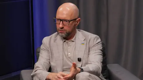 Яценюк: для перемоги потрібна тотальна мобілізація і єдність влади