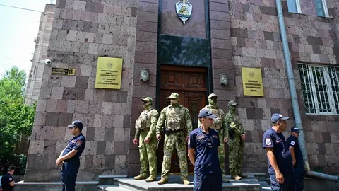 Вірменія: Кочаряна затримано, Саргсяну оголошено підозру