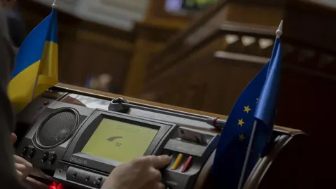 У Раді пояснили, що робитимуть депутати без пленарних засідань
