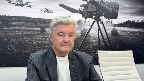 Порошенко пропонує закупити 24 бразильські штурмовики A-29 для полювання на «Шах