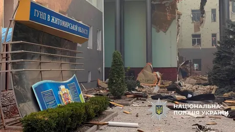 Удар по будівлі поліції в Житомирі: двоє загиблих, 20 поранених