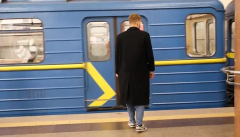 Київ хоче запустити зелену гілку метро через Південний міст під час тривог