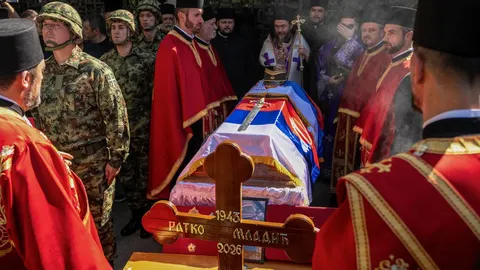 У Белграді тисячі людей провели в останню путь Младича