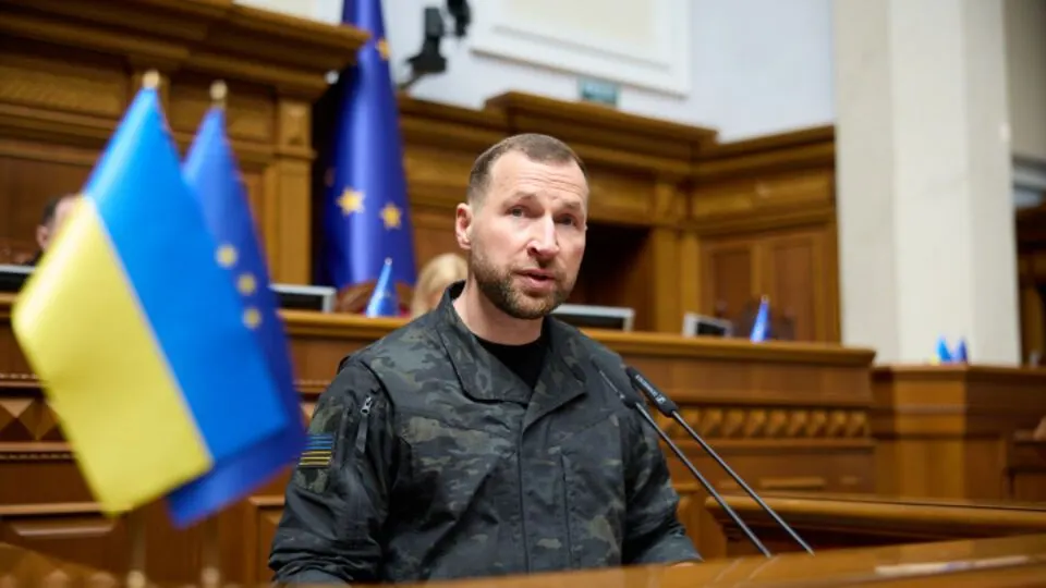 У Міноборони пояснили, чому Хмару звільнили з військової служби