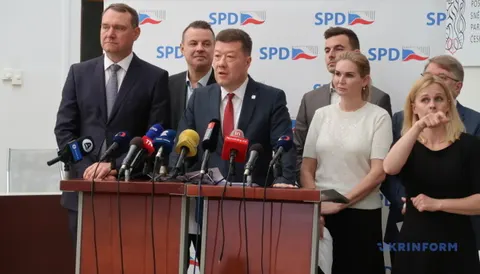 У Чехії хочуть урізати виплати українцям: деталі пропозиції