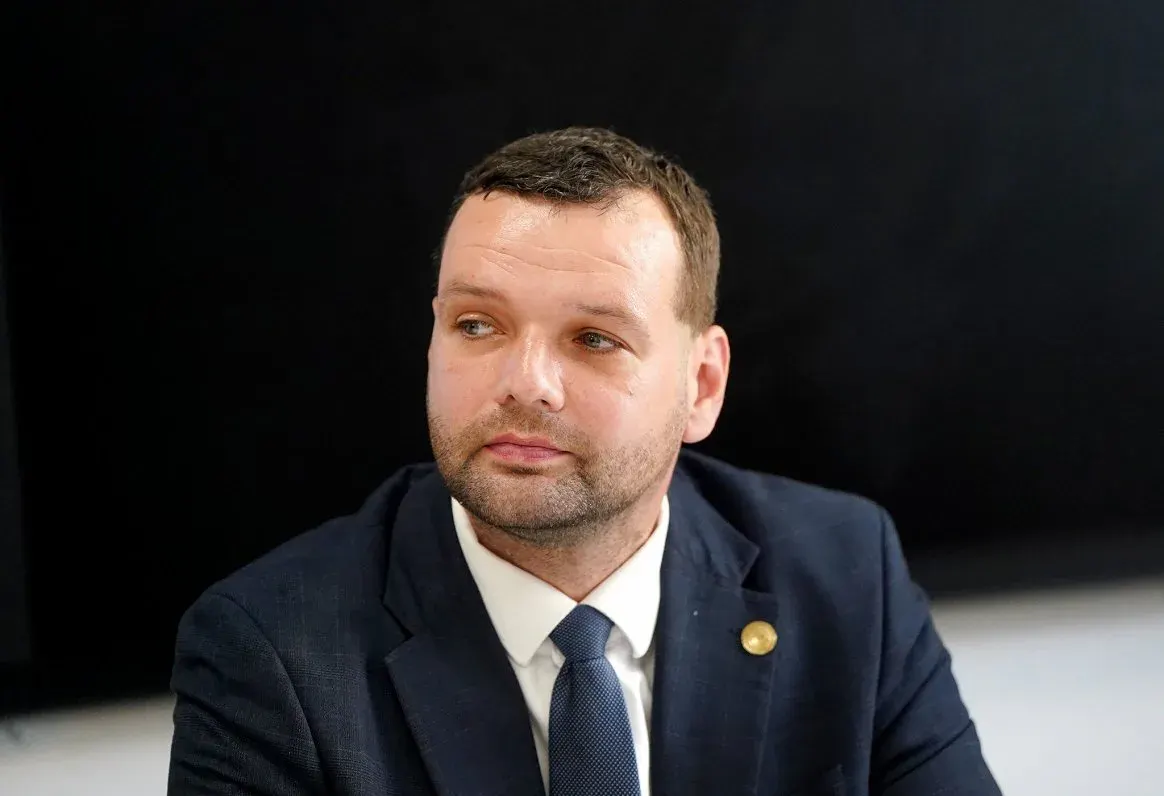 3,5 проміле за кермом: у Латвії міністра звільнили після нічної зупинки поліцією