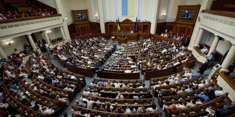 У Раді кажуть, що депутати не на канікулах: комітети, ТСК і робочі групи працюют