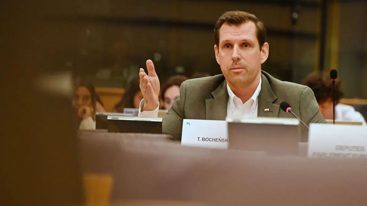 У Польщі ПіС хоче депортувати безробітних українців призовного віку