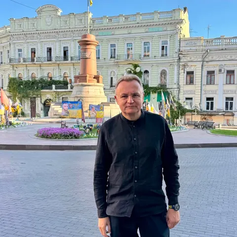 У авто Садового знайшли «пристрій, схожий на прослуховуючий»