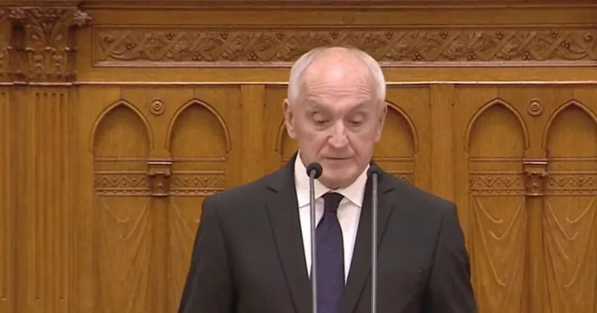 Угорщина обрала нового президента: ним став суддя, якого свого часу звільнив Орбан
