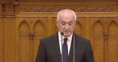 Угорщина обрала нового президента: ним став суддя, якого свого часу звільнив Орб