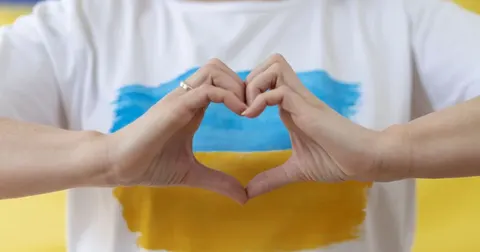 Новий законопроєкт: штрафи за неспілкування українською на роботі
