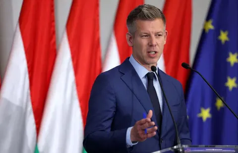 Мадяр хоче прибрати орбанівську заборону на всиновлення для одностатевих пар