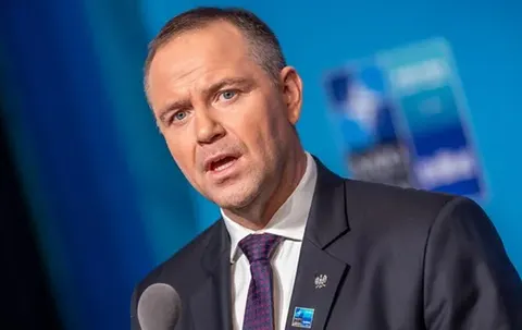 У відповідь Туску: у Навроцького нагадали, хто відповідає за безпеку на вулицях