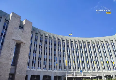 У Дніпрі на сесії міськради вшанували загиблих і виділили 8 млн грн на бригади С