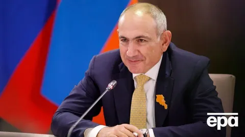 Пашинян подав у відставку: що далі у Вірменії