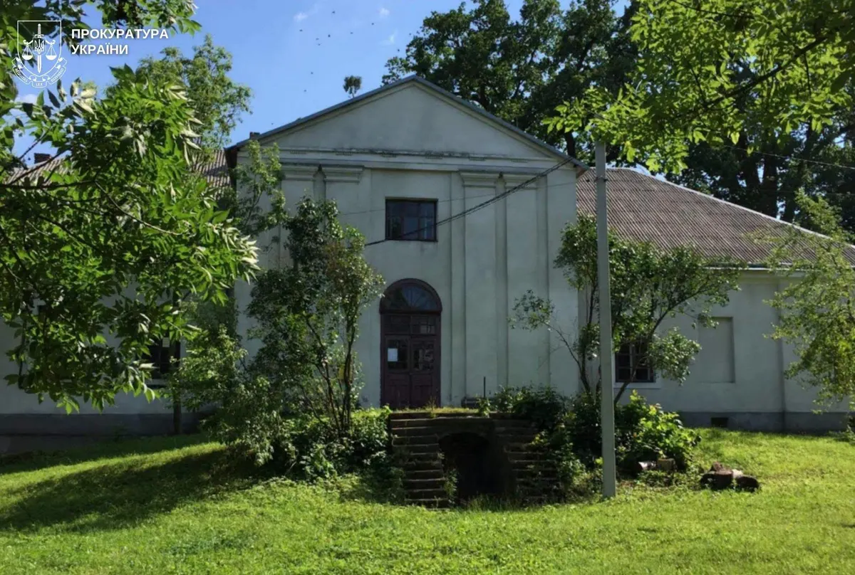 Палац 1708 року під Львовом роками був юридично нічиїм: прокуратура пішла в суд