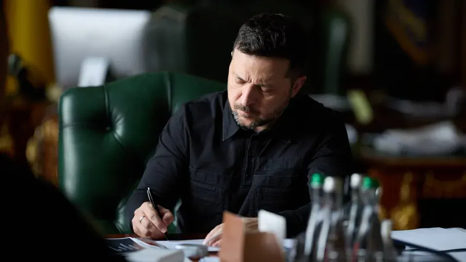Зеленський підписав закон про відповідальність за шахрайські колцентри