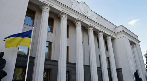 У Раді заперечують «канікули»: парламент працює, але без пленарних засідань