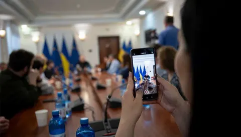 Журналістам дозволили заходити на комітети Ради: нові правила акредитації