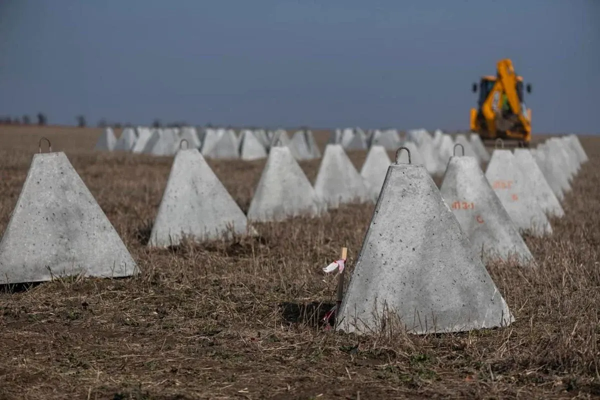 Військовим дозволять будувати фортифікації на приватних землях: що відомо