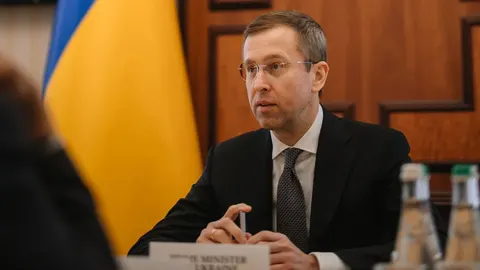 Пенсії та зарплати не чіпатимуть: уряд знайшов 70 млрд для армії