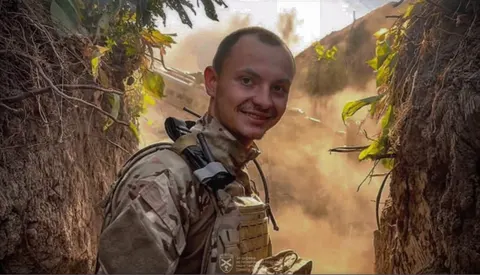 Капітан зі Львівщини отримав «Воєнний хрест» від Міністра оборони
