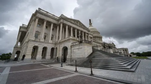 Кремль, Пекін і Нью-Делі відреагували на ухвалений Конгресом США законопроєкт Ґр