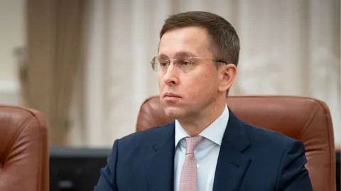 Уряд планує змінити роботу транспорту та установ під час тривог