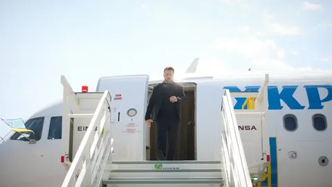 Літак Зеленського дивом уникнув зіткнення з дроном у Молдові