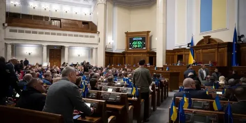 Рада підтримала ПДВ на посилки до €150: платитиме маркетплейс