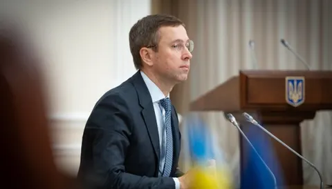 Учителі отримуватимуть до 28,5 тисячі: уряд озвучив нові зарплати