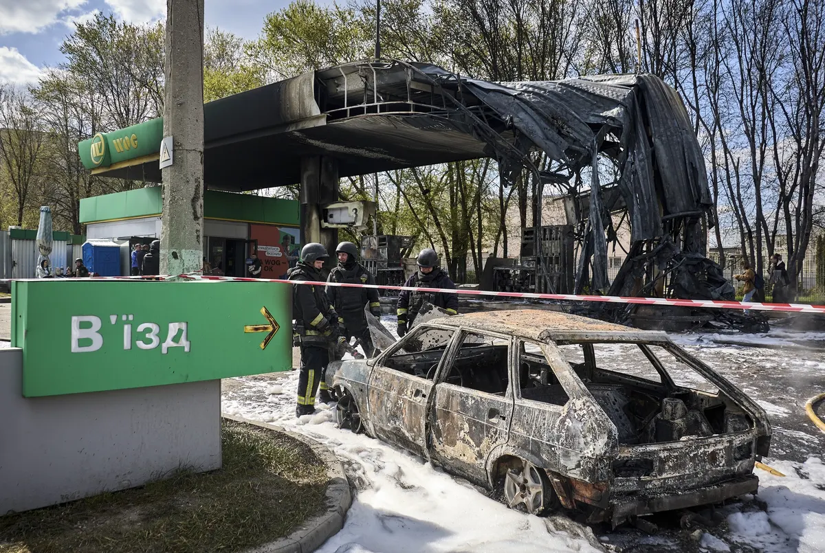 Мобільні АЗС: новий закон для громад, де РФ знищила всі заправки