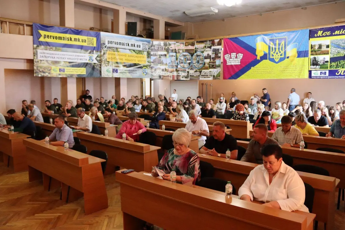 У Первомайську скаржаться на нічну «дискотеку» на АЗС OKKO