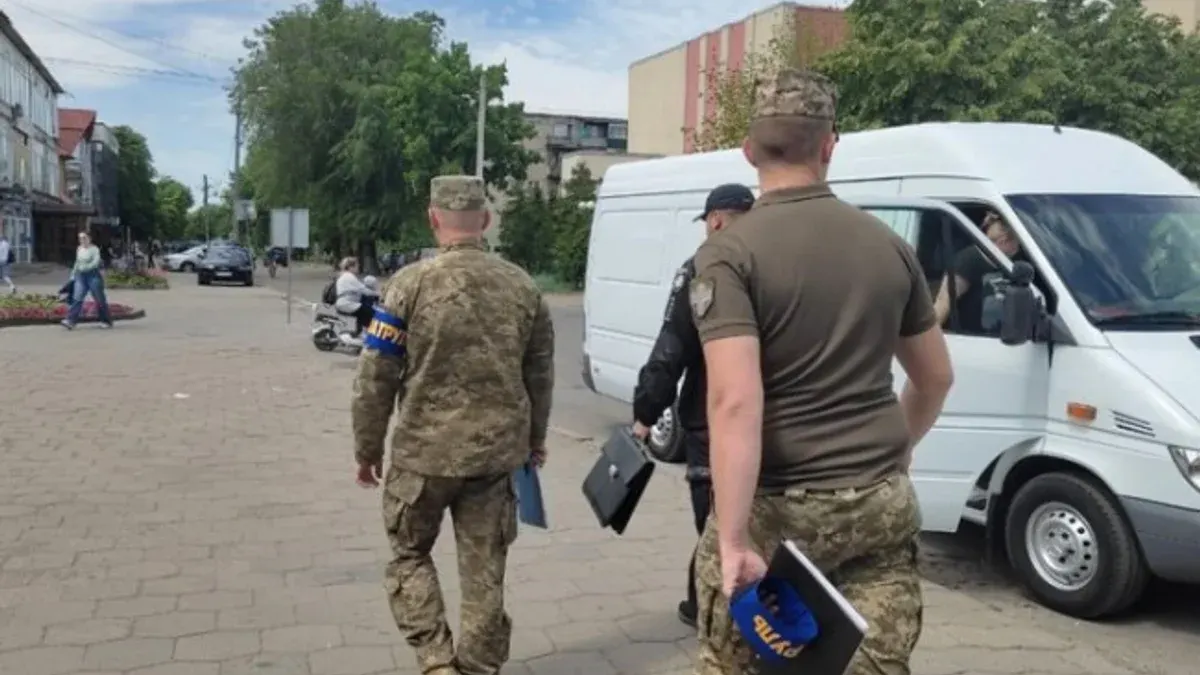 Коли працівники ТЦК можуть застосувати зброю: роз'яснення