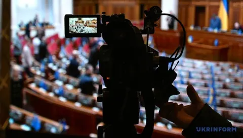 Рада оновила правила роботи журналістів під час воєнного стану